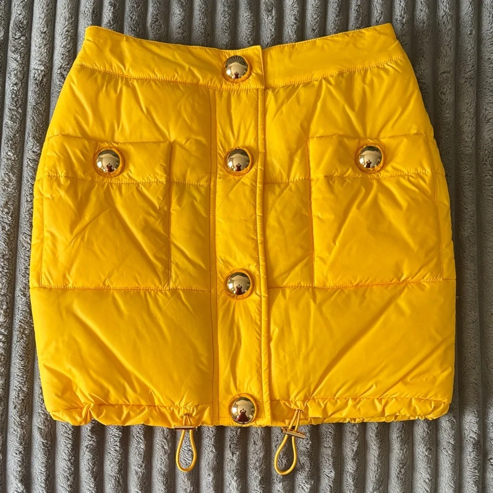 Moschino & H&M Collab Yellow Puffer Mini Skirt with Gold Accents - Picture 3 of 15